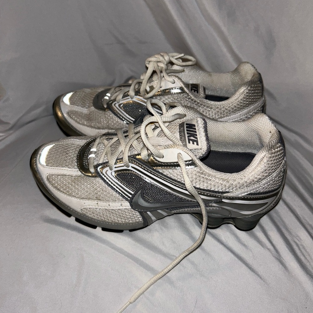 Nike Shox Reveal 3 Women’s Size 8